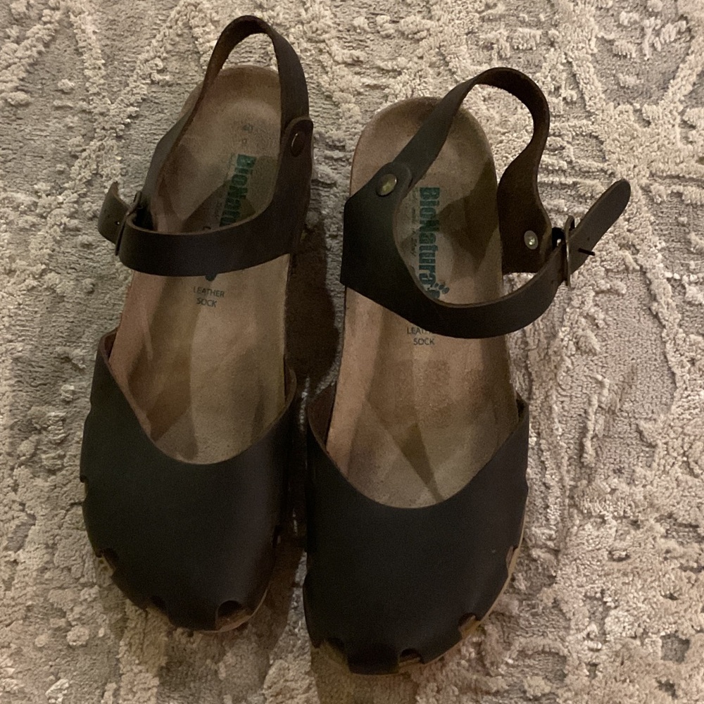 Women’s Brown Leather Sandals bionaturals brand size 9